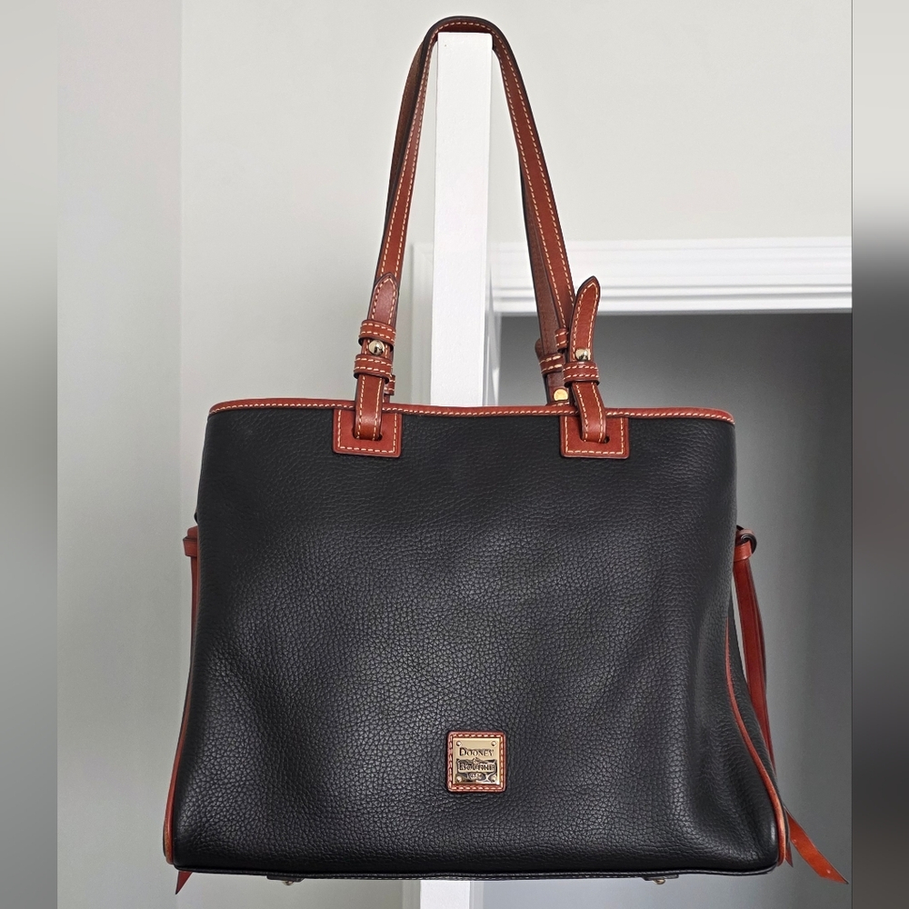 Dooney & Bourke Tote bag